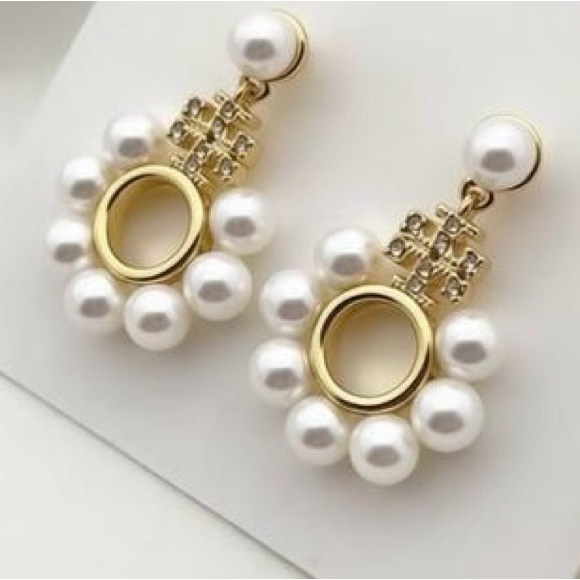TORY BURCH KIRA PAVÉ LOGO MULTI PEARL DROP EARRINGS - Picture 3 of 7